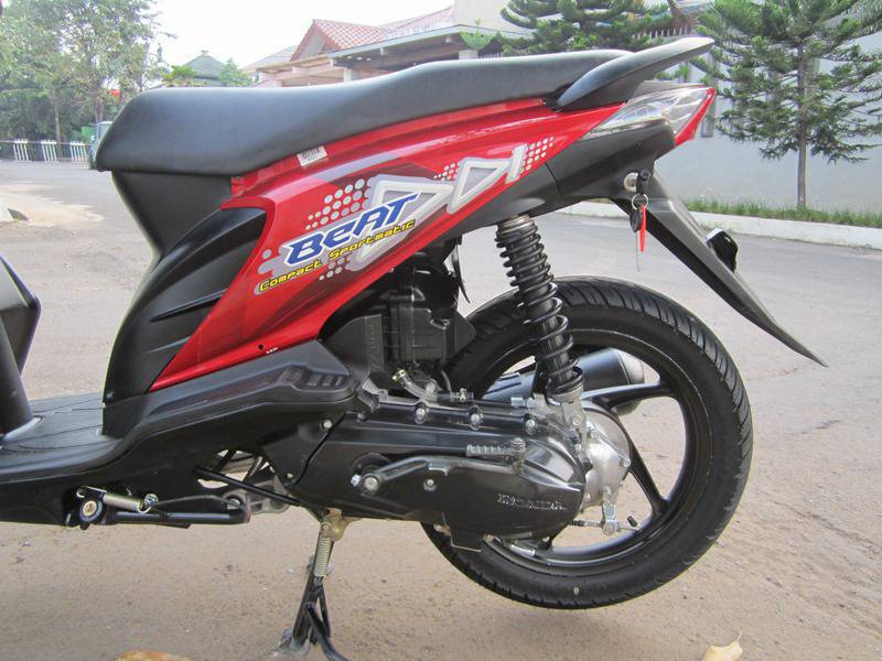 JUAL Honda Beat CW 2012 Merah Km 300an Plat DKI Bursa JUAL Honda Beat CW 2012 Merah Km 300an Plat DKI Bursa