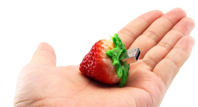 strawberry USB
