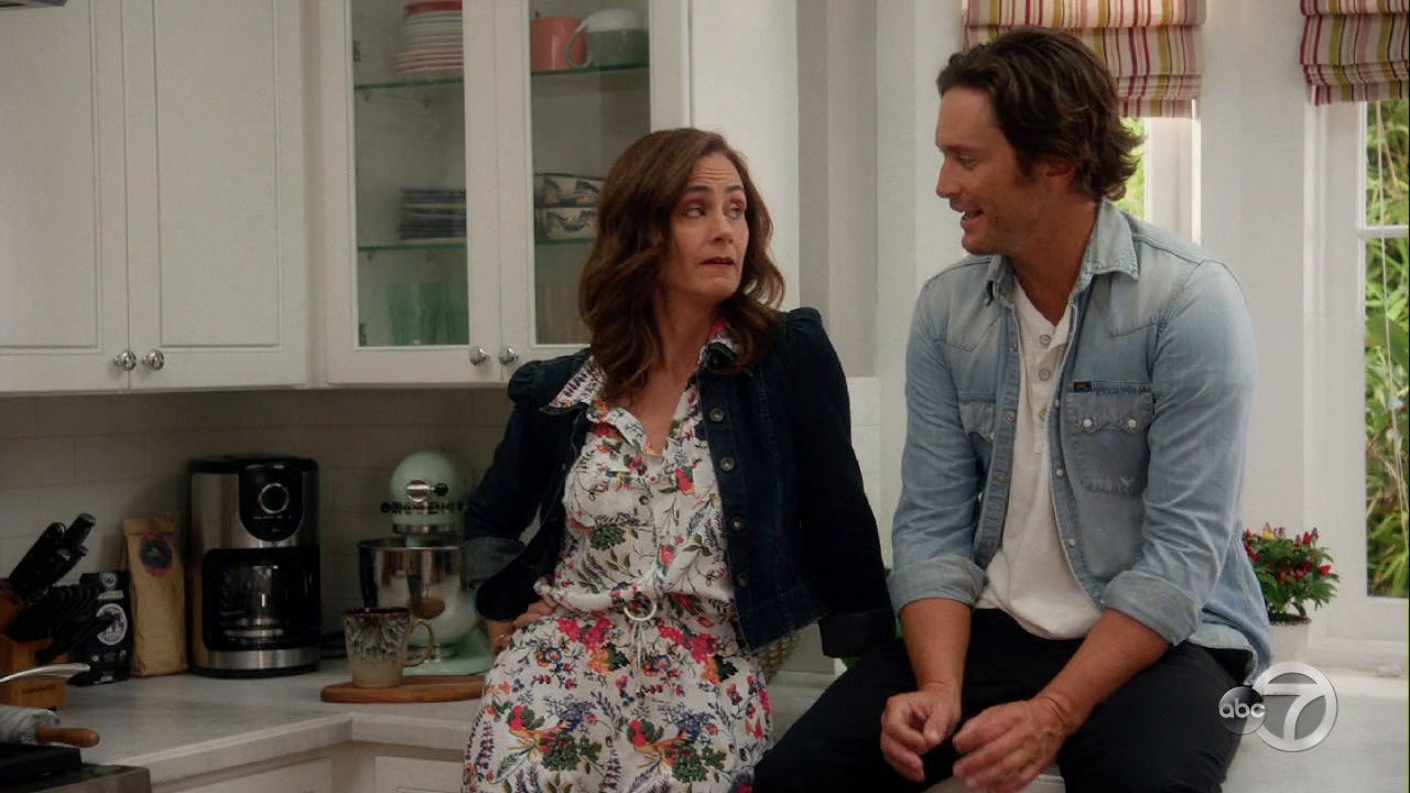 Splitting Up Together S01E03 720p HDTV x264-AVS Splitting Up Together S01E03 720p HDTV x264-AVS